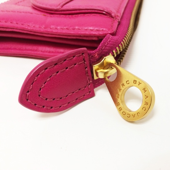Marc by Marc Jacobs Petal to the Metal Pink Wallet - Picture 4 of 7